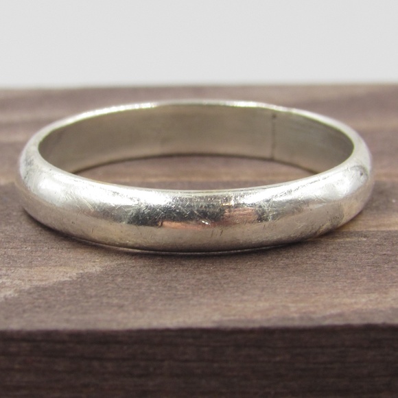 Jewelry - Size 9.25 Sterling Silver Simple Bright Band Ring